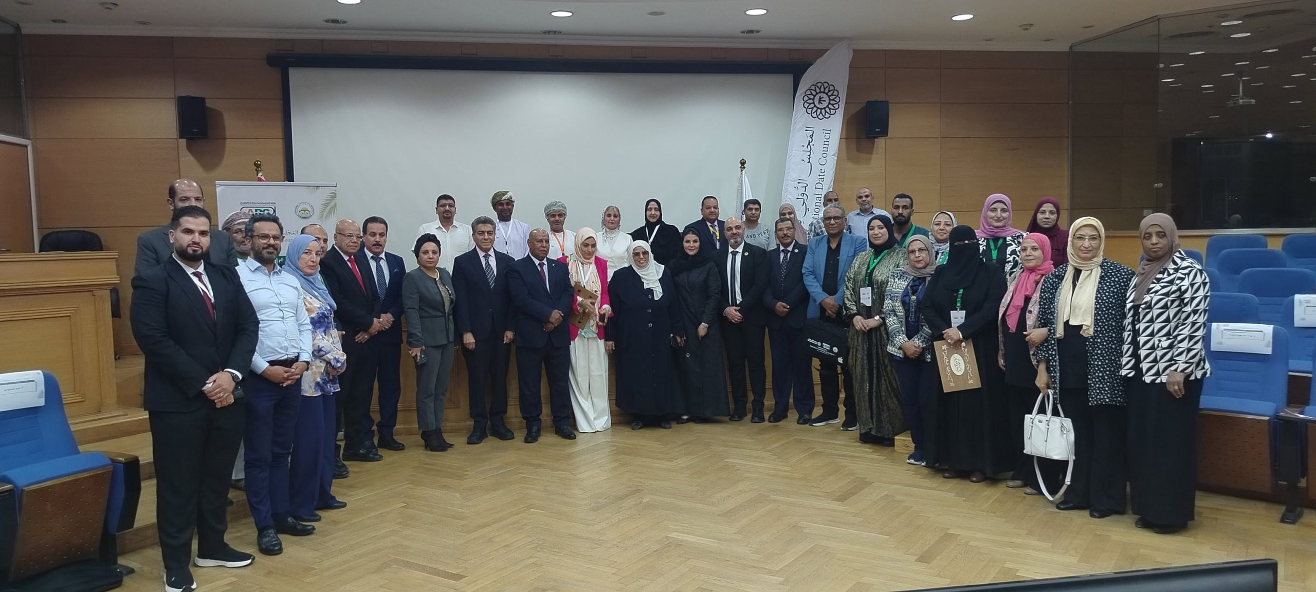 بالتعاون مع الفاو.. “الزراعة” تدرب 25 خبيرًا عراقيًا على أحدث تقنيات مكافحة آفات النخيل وزراعة الأنسجة